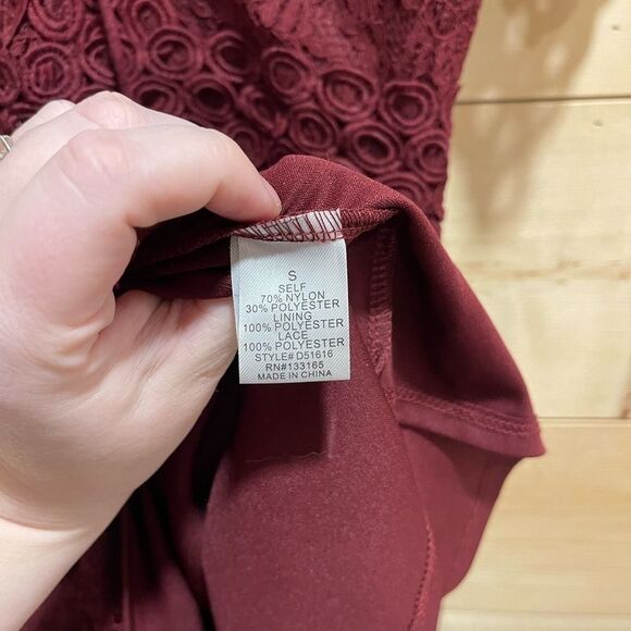 Francesca’s Wine Lace Mini Dress Small - Picture 6 of 8